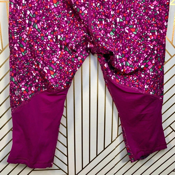 Lululemon Real Quick Crop Paradise Camo Regal Plum - Picture 9 of 10